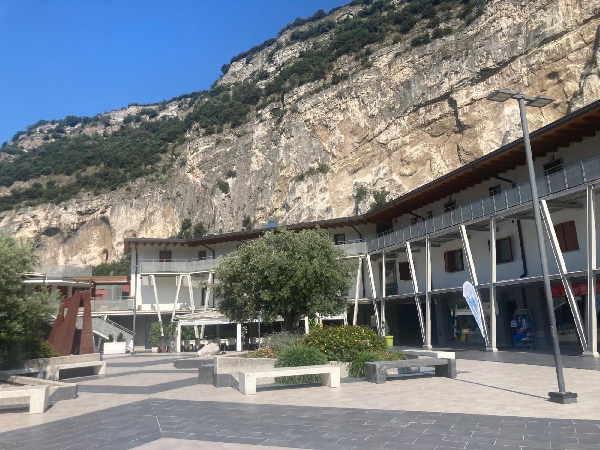 Outdooredo Garda Torbole トルボレ エクステリア 写真